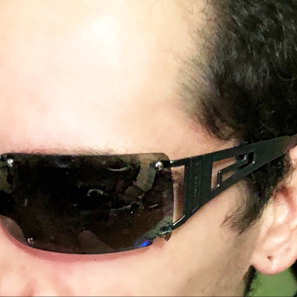 GIANNI VERSACE retro skinny frame glasses. - Picture 6 of 7